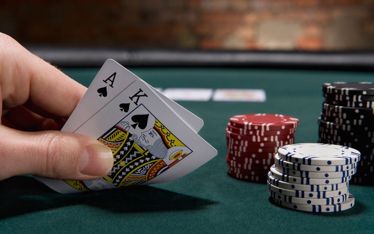 Anh em nên thận trọng khi dùng bất kỳ chiến thuật nào trong Poker Anh em nên thận trọng khi dùng bất kỳ chiến thuật nào trong Poker